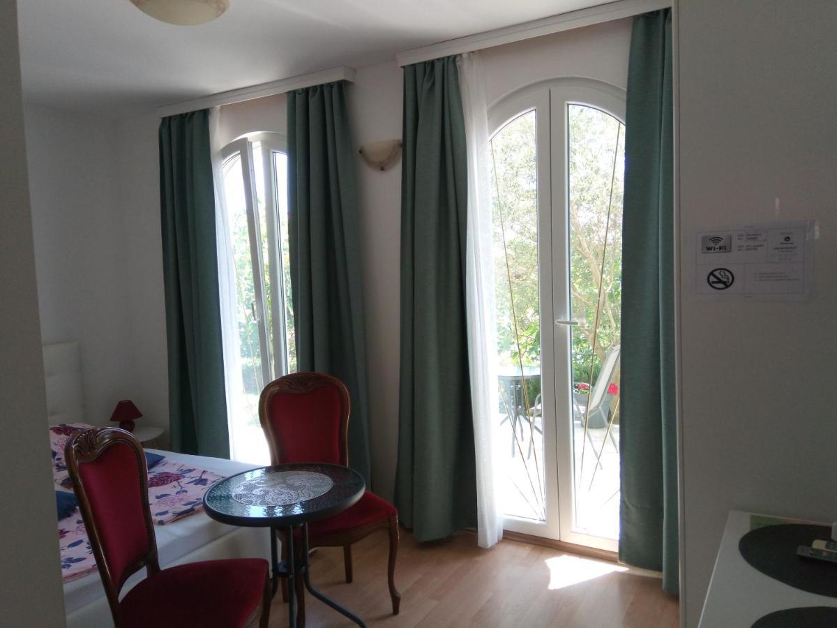 Ana Rooms Krk Town Exterior photo